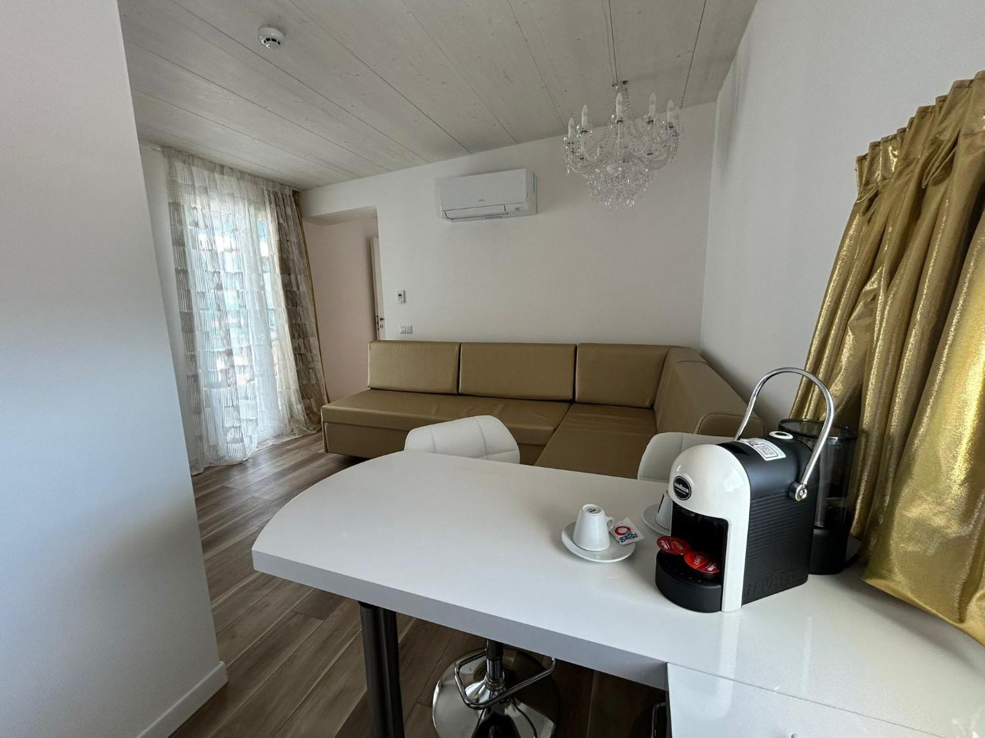 Miami Suite Hotel เบลลาเรีย-อีเจอา มารีนา ภายนอก รูปภาพ